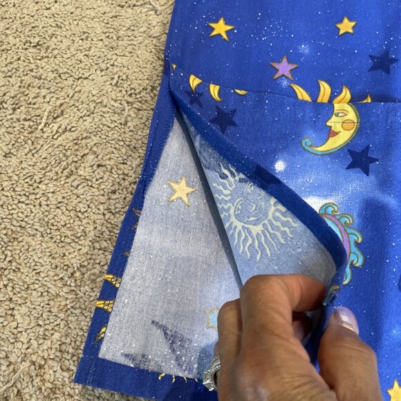 2 Simply Basic Scrub Tops Women's M Bears Colorful Bees Astrological Medical - Picture 7 of 7